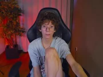 Watch sweet stripper Tommiehi tommiehi from Chaturbate