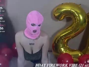 Fascinating Zoeythepinkmask gets exposed and orgasm while being stared at zoeythepinkmask from Chaturbate