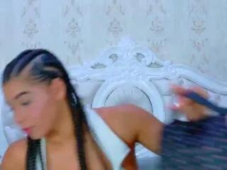 tiara_rosse — Freechat on Flirt4Free