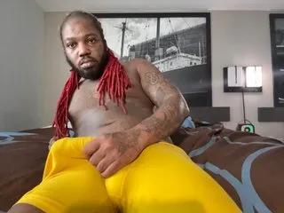 Day_dick5555 — A show loaded with power and seduction, where the dominant presence of a black man is imposed from the first moment. His intense look and his safe attitude capture attention, while he plays with desire and control.