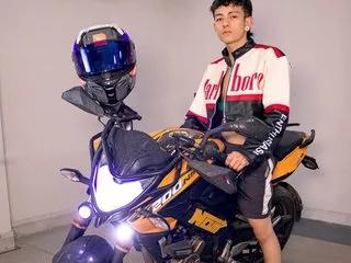 TheChiky18 — Hi, I'm Chiky. I would like to say that I am tender but I enjoy jerking my thick dick and it makes me feel so horny on occasion,???? I like to explore other zones of my body enjoy with me of my natural body and a little ripped.