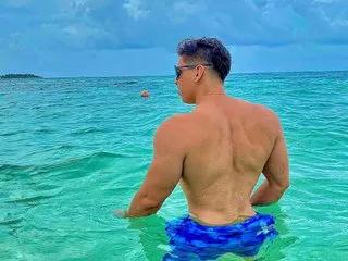 victor_vixenn — I love to show off my body, play with my ass and obey orders in private. I do cum shows, roleplay, naughty positions and more. Turn me on with your wildest fantasy!