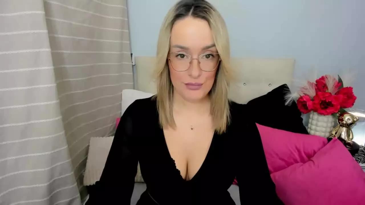 MollyFlowers on Streamray 