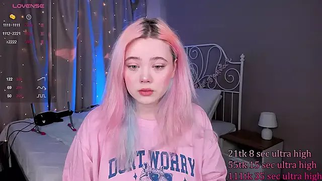 __KawaiiYuki__ on StripChat 