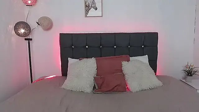 _selena_fox — topless and play with boobs