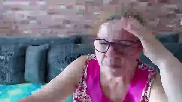 Adelewildx on StripChat