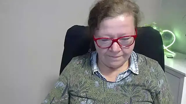 Adelewildx on StripChat