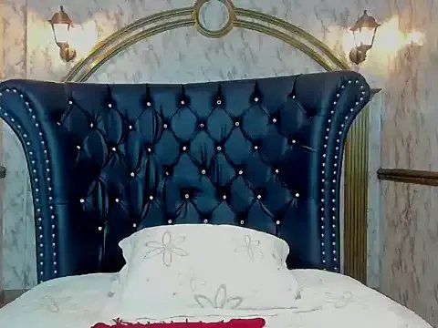 Freechat adelinemoretti on StripChat