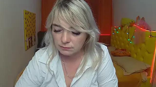 AmandaSkript on StripChat 