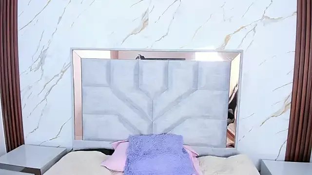 Freechat Amelie_saenz on StripChat