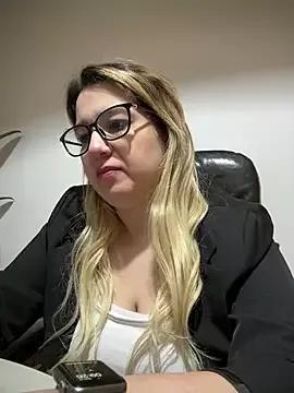 Freechat amooraaamoon on StripChat