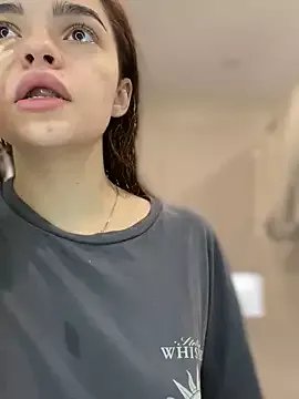 AnaWest on StripChat 