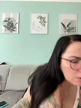 Freechat annalea85 on StripChat