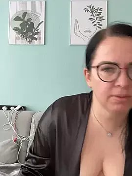 Freechat annalea85 on StripChat