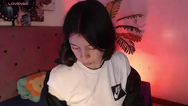AnnaliOlsenX on StripChat 