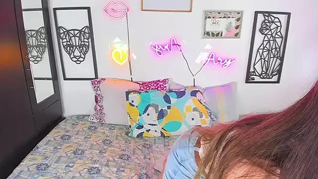 Freechat arielmishel on StripChat