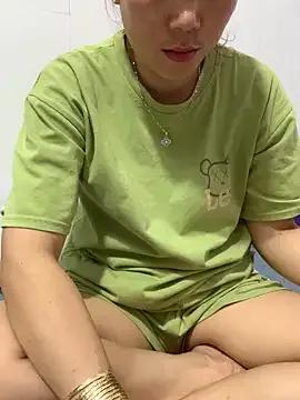 Baby-bigtits on StripChat 