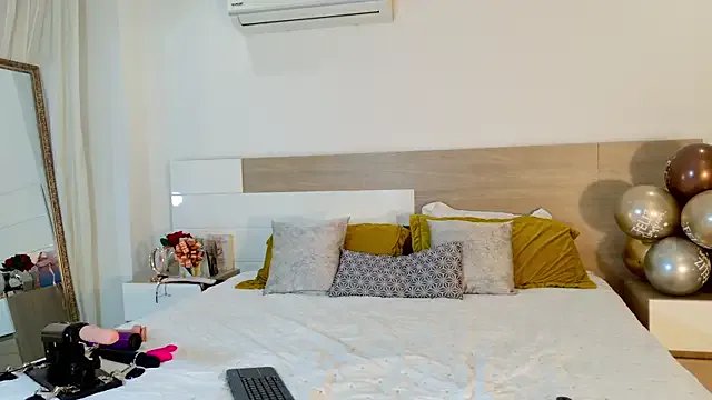 BeckySalas from StripChat