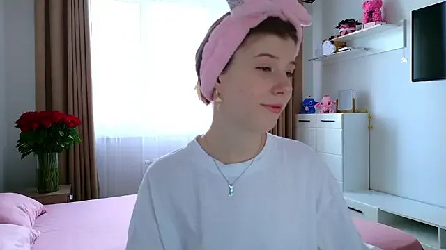 Bella_amory on StripChat