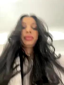 c2c with StripChat's Bella_Vixen_ in her live session for immersive sensations Bella_Vixen_ from StripChat