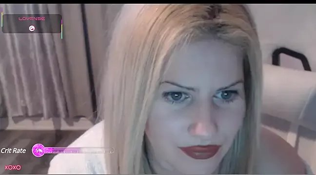 BellaStar84 on StripChat 