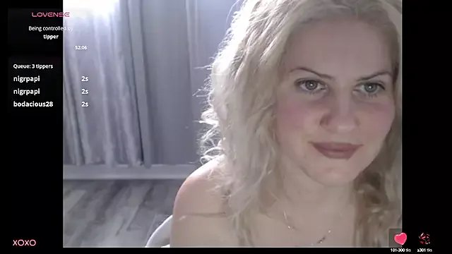 BellaStar84 on StripChat 