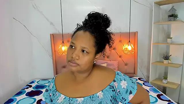 Belle_Brunette on StripChat 