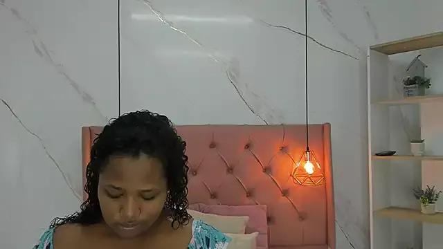 Belle_Brunette on StripChat 