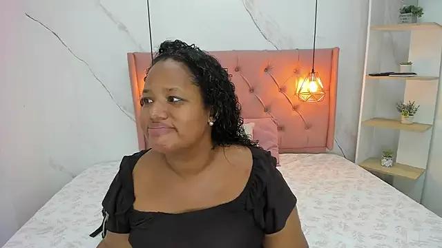 Belle_Brunette on StripChat 