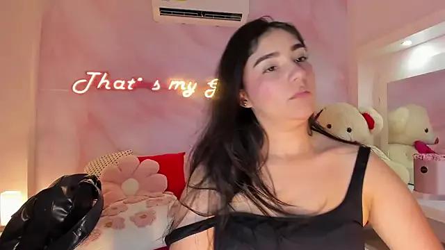 Belliinda_21 on StripChat 