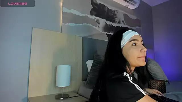 Belliinda_21 on StripChat 