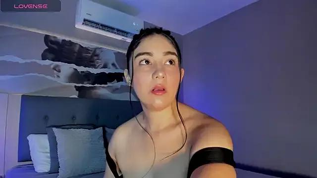 Belliinda_21 on StripChat 
