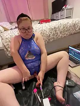 BrattyPrincess-x from StripChat