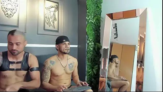 buddys_team_hots on StripChat 