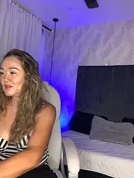 BunnyGlow50 from StripChat