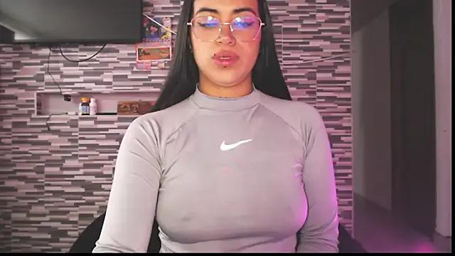 Luscious Carla_Bennett__ gets butt-naked and cum while being diddled Carla_Bennett__ from StripChat