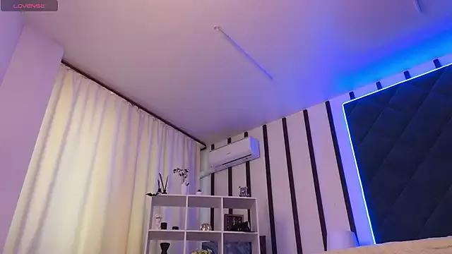 Freechat carrie145 on StripChat