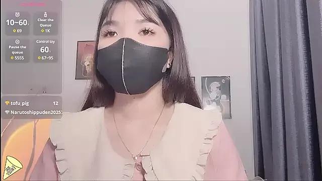 Freechat Caryln-Bun on StripChat