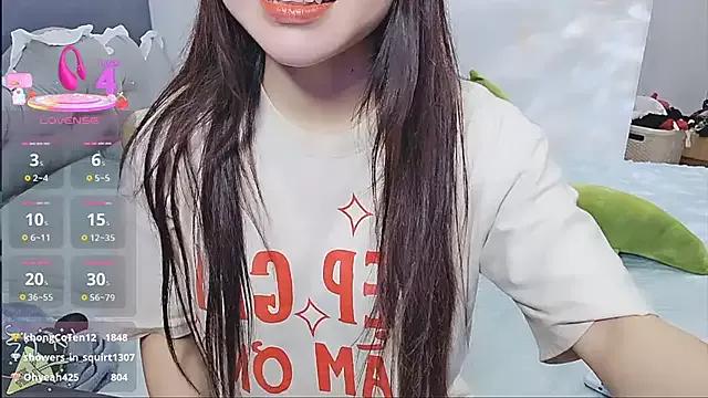 Freechat Caryln-Bun on StripChat