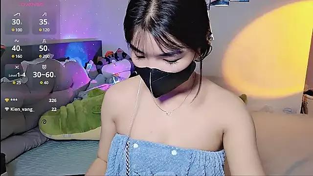 Freechat Caryln-Bun on StripChat