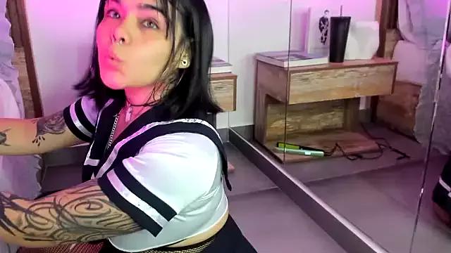 DakkotaBluee on StripChat