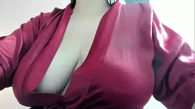 dolly_zoe on StripChat 