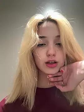 Freechat DollyTall on StripChat