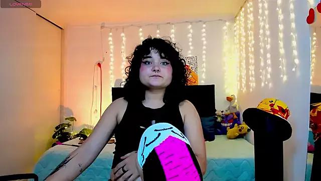 elylovegood on StripChat 