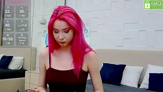 Emma_plux on StripChat 