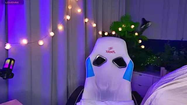 EnnySunrise on StripChat 