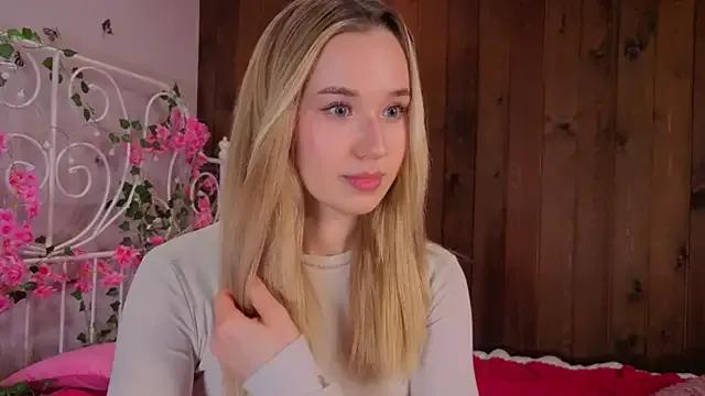 EveMcclearen from StripChat