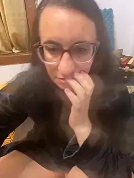 Curious Gloria7v05 stripping down and peaking with her favorite sex toy vibrators gloria7v05 from StripChat
