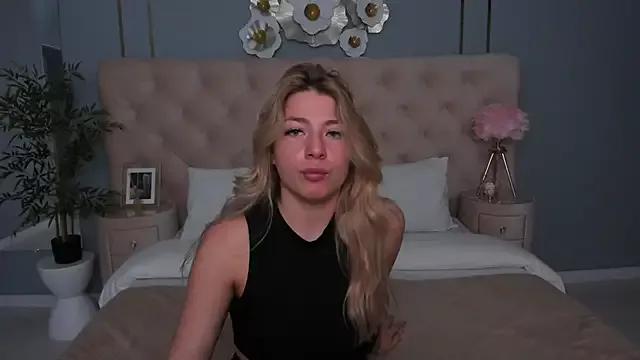 HelenaMorgan on StripChat 