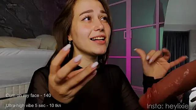 heylixie__ from StripChat